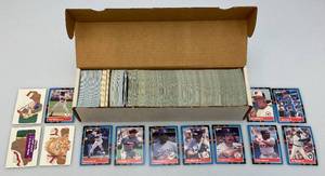 lot 48 image: Unsorted 1987 Leaf Baseball Cards