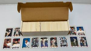 lot 56 image: Unsorted 1993 Topps Baseball Cards