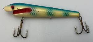 lot 92 image: 8 Large Wooden Muskie Lure (New)