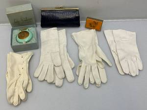 lot 137 image: Vintage Mid Century Womens Gloves, Lady Sunbeam Shavemaster In Original Box And More