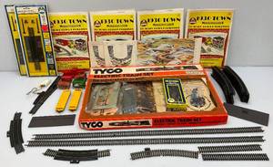 lot 169 image: Misc. Vintage HO Train Accessories And More