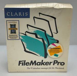 lot 226 image: 1990 Claris Filemaker Pro For Macintosh (Factory Sealed)