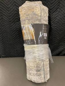 lot 4 image: 22 x 8 Avalon Collection Runner Area Rug by Gertmenian