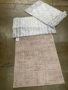 lot 6 image: Contemporary Area Rug and 2 Gray Bath Mats