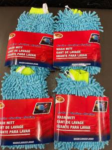lot 42 image: Mpls - Set of 4 Microfiber Car Wash Mitts