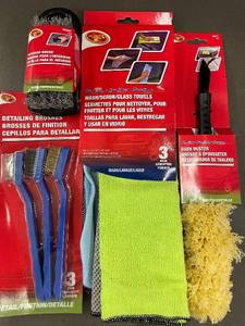 lot 84 image: Car Detailing Brush and Towel Set - 7 Pieces