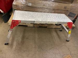 lot 107 image: Aluminum Work Platform Bench