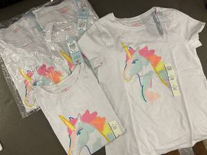 lot 163 image: Set of 6 Large Girls Unicorn Print Short Sleeve T-Shirts (Size L 10-12)