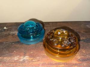 lot 13J image: Pair of Vintage Glass Insulators in Blue and Amber