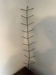 lot 17J image: 31 Inch Metal Display Rack Stand with Multiple Arms