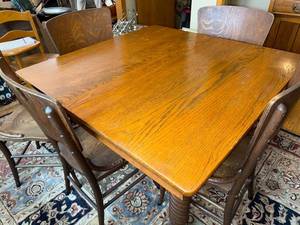 lot 25J image: Vintage Oak Dining Table with 5 Wooden Chairs and Spiral Legs and Two leaves