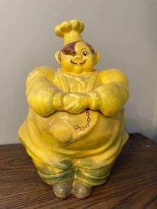 lot 32J image: Vintage Regal Chef Cookie Jar Yellow Ceramic Pottery USA