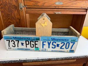 lot 78J image: Handcrafted Wooden Tote with Minnesota License Plate Panels