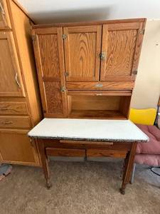lot 81J image: Antique Oak Hoosier Cabinet with Porcelain Top and Flour Bin