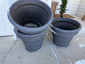 lot 87J image: Set of 3 Large Decorative Outdoor Planter Pots