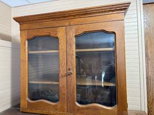 lot 90J image: Vintage Oak Display Cabinet with Glass Doors