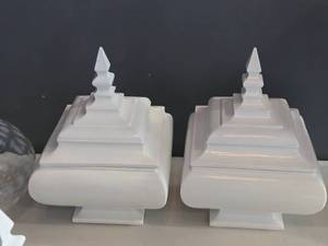 lot 248 image: Lot of (2) Finial Box with Lid 8 x 8 x 10