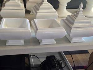 lot 250 image: Lot of (3) Finial Box 8 x 8 x 10