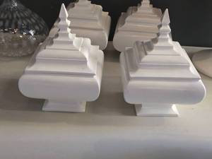 lot 249 image: Lot of (2) Finial Box with Lid 8 x 8 x 10