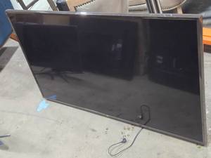 lot 3 image: LG 60 Flatscreen TV 6OUJ6050 with Remote Control and Power Cord