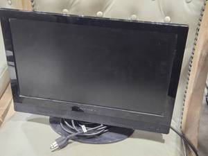 lot 8 image: Dynex 18 LCD TV DX19L 160A11 with Power Cord and PC DM Cord