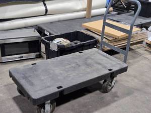 lot 15 image: Uline Platform Truck with Handle 4-wheel 4 x 2