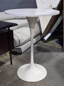 lot 52 image: Pedestal High Top Table 40 x 30