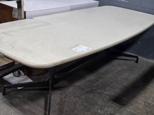 lot 54 image: 8 Conference Table
