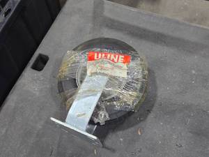 lot 17 image: Lot of (1) Uline 8 Pneumatic Rigid Caster H-3614