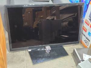 lot 6 image: Samsung Flatscreen TV 46UC6300 with Stand and Power Cord
