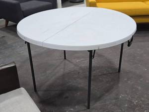 lot 81 image: Lifetime Round Portable Table 29 x 4