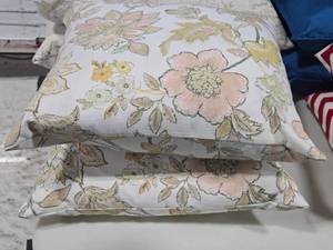 lot 109 image: Lot of (2) 15 Throw Pillows - Hillside Crewel by House of Scalamandre