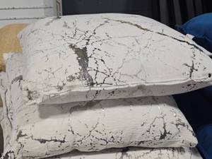 lot 110 image: Lot of (2) 17 Throw Pillows by Jacquard