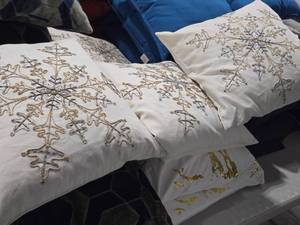 lot 122 image: Lot of (3) 15 Silver & Gold Beaded Snowflake pattern Cotton Throw Pillows