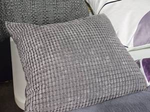 lot 187 image: Lot of (1) 18 Polyester Soft Blend Throw Pillow