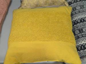 lot 167 image: Lot of (1) 15 Modern Tufted Throw Pillow