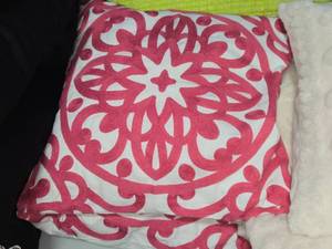 lot 158 image: Lot of (2) 15 Embroidered Throw Pillows by Alysheer