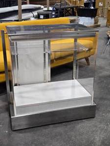 lot 84 image: Retail Glass Jewelry Display Case  Lighted 33 x 21 x 38-12