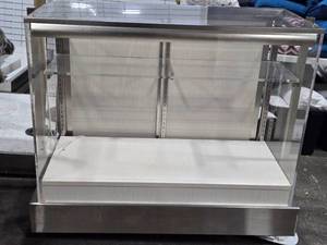 lot 86 image: Retail Glass Jewelry Display Case  Lighted 45 x 21 x 38-12