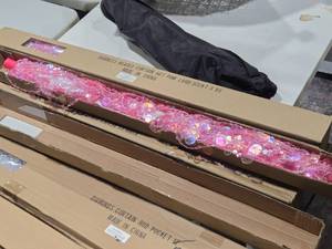 lot 287 image: Lot of (4) Bubbles Beaded Curtain 3 x 6 (pink)