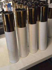 lot 324 image: Lot of (4) WGV Ceramic Vase 20 (gold topped white)