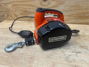lot 20 image: Ultra-Tow Portable Winch P1100