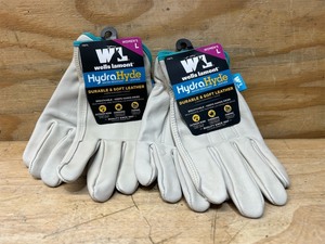 lot 54 image: Wells Lamont Hydra Hyde Women s Large lot of 2