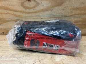 lot 55 image: Milwaukee Cut 5 Nitrile Gloves M 12 pack