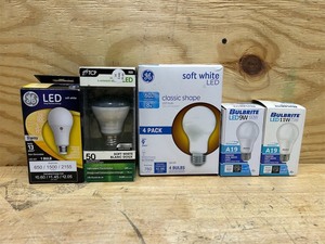 lot 90 image: Various Light Bulbs (lot of 5)