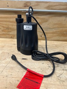 lot 100 image: Submersible Utility Pump RS-32