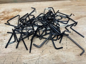 lot 132 image: Randomly assorted hex keys