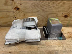 lot 176 image: Home decor