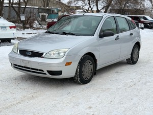 lot 10 image: 2007 FORD FOCUS ZX5 SE No Accidents (NO RESERVE)