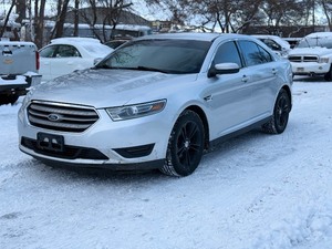 lot 6 image: 2015 FORD TAURUS SEL (NO RESERVE)